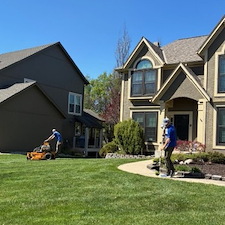 Dependable-and-professional-lawn-mowing-in-Overland-Park 0